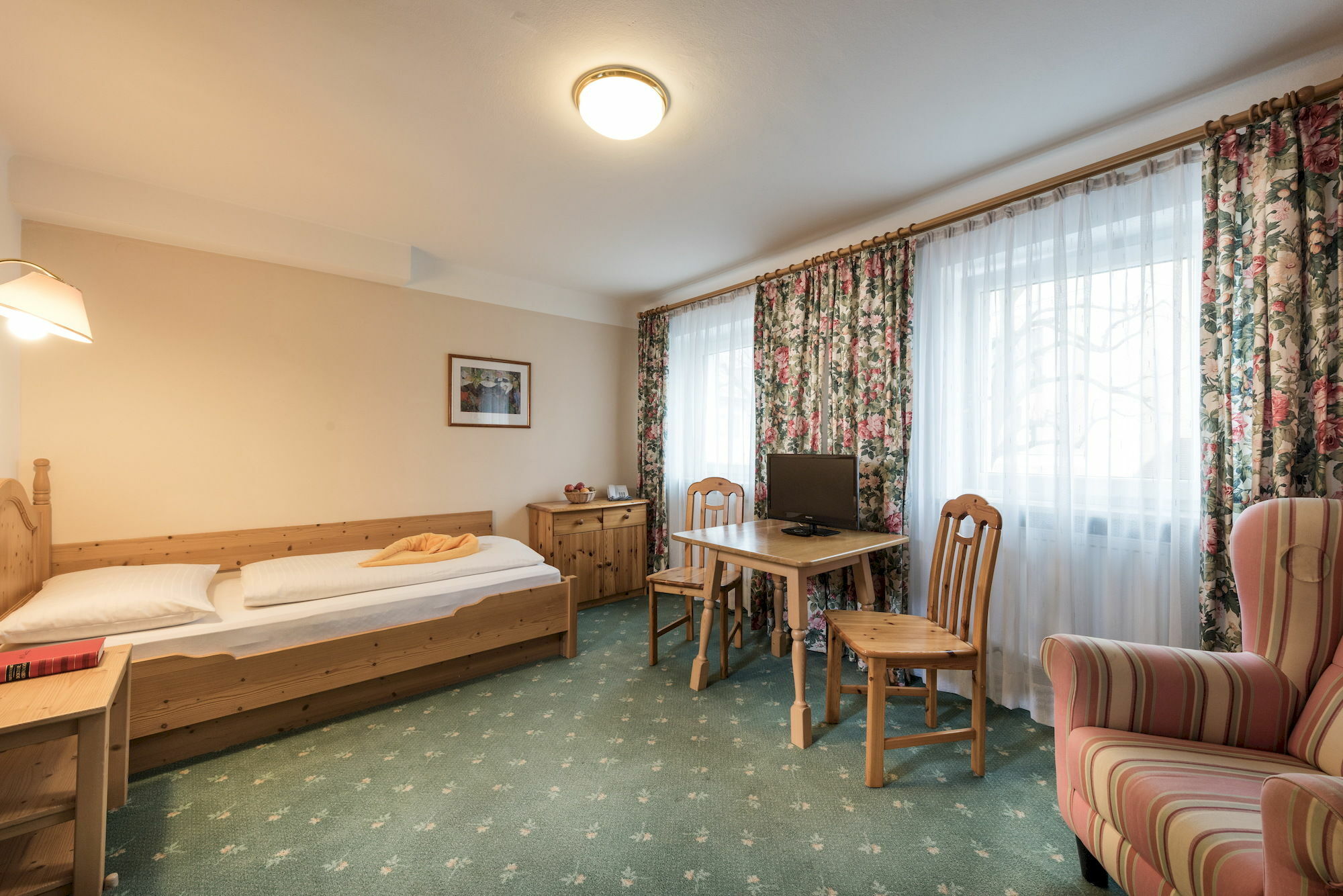 Aurora Appartements Inklusive Freiem Thermeneintritt บาดฮอฟกัสไตน์ ภายนอก รูปภาพ
